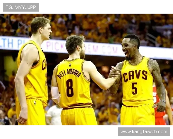 2015年NBA总决赛骑士与勇士第二场激战回顾与精彩瞬间分析